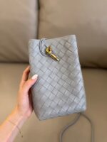 Сумка Bottega Veneta Andiamo Phone Pouch 13409