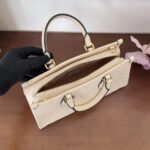 Сумка Louis Vuitton OnTheGo East West 15102 — изображение 3